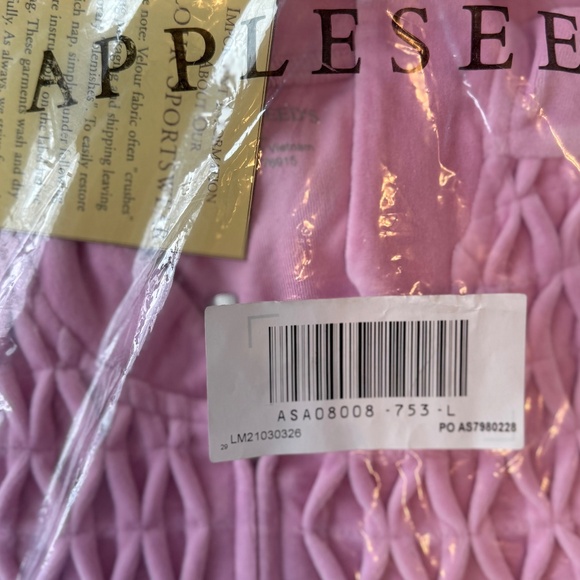 New Women’s Appleseed's Soft Pink Velour Smocked Front Zip Robe Size L - Picture 2 of 5